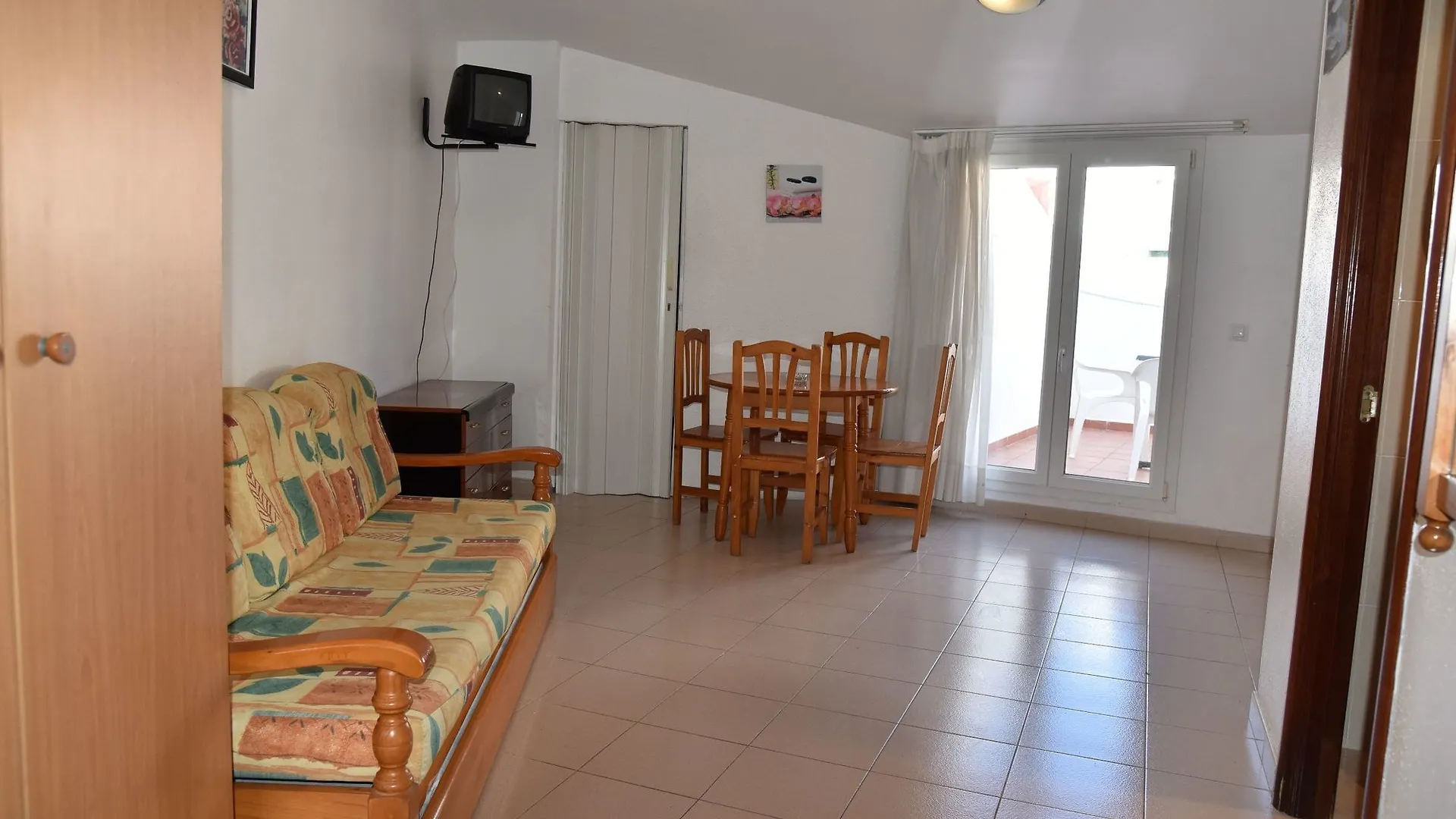 Ar Dosjoimi Apartments Lloret de Mar Spain